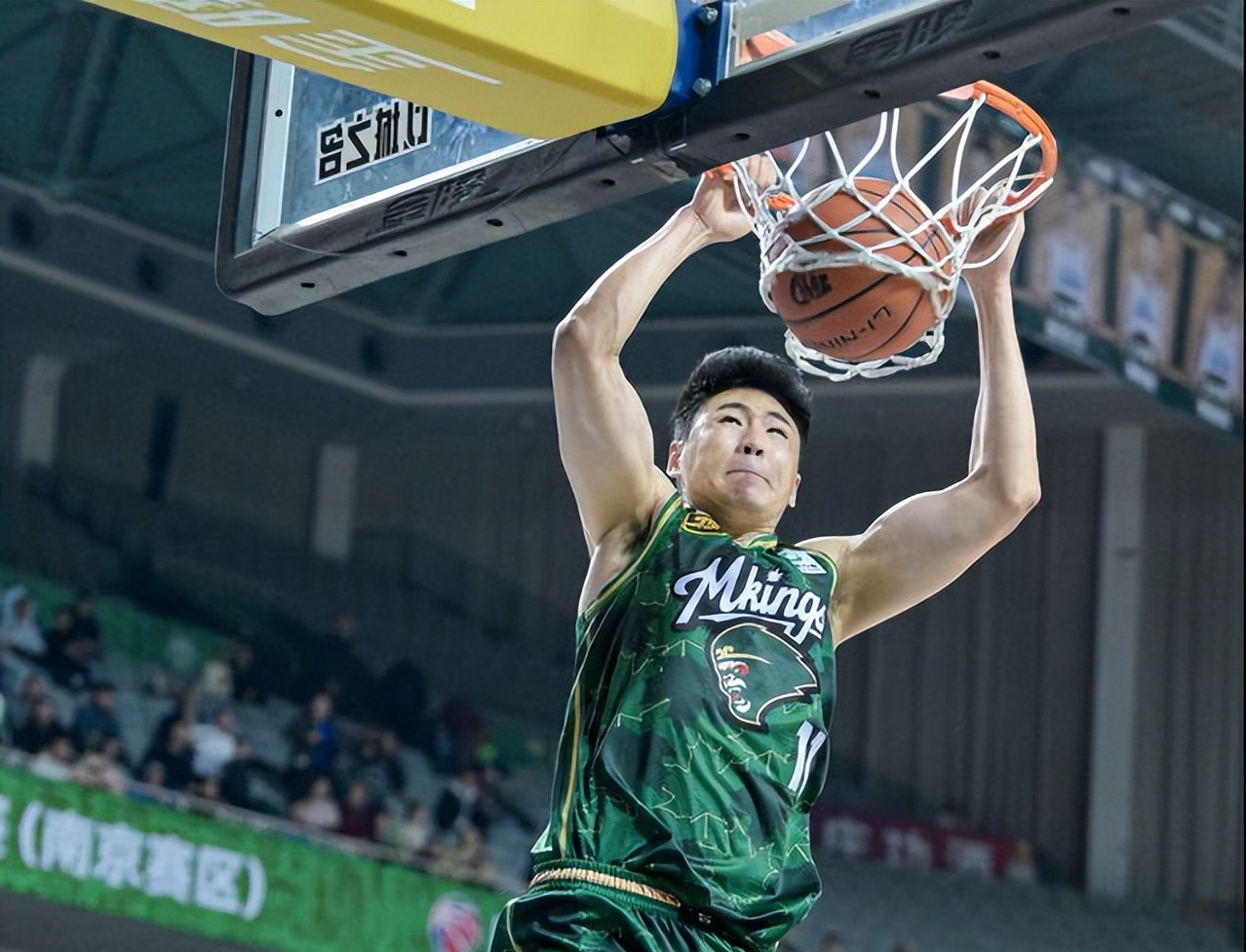 关于CBA季后赛清晨再迎强敌，西汉姆豪取连胜，主帅态度——媒体盛赞，年轻球员得到机会的信息