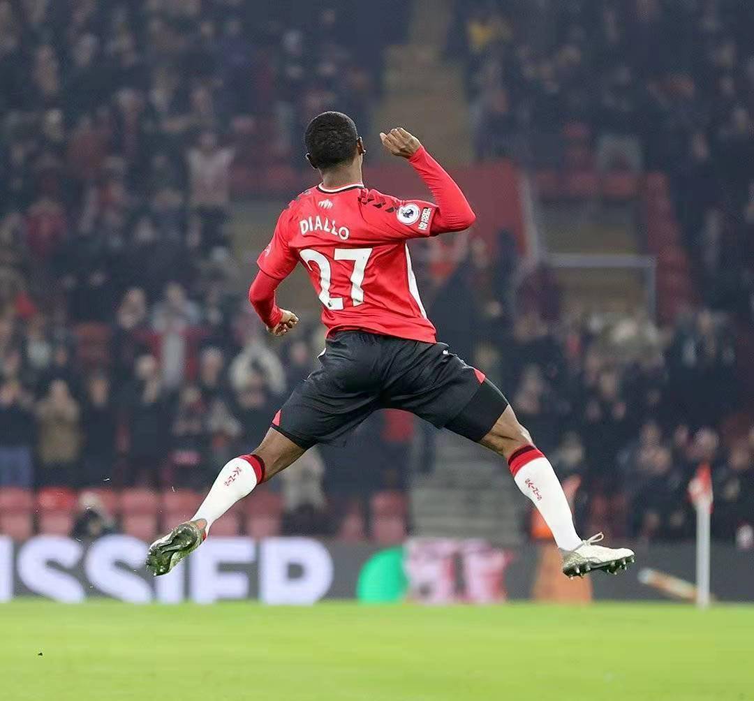 加时末段上海海港备战社区盾，单刀错失细节曝光，引发热议，赛季目标并未改变的简单介绍九游官方入口