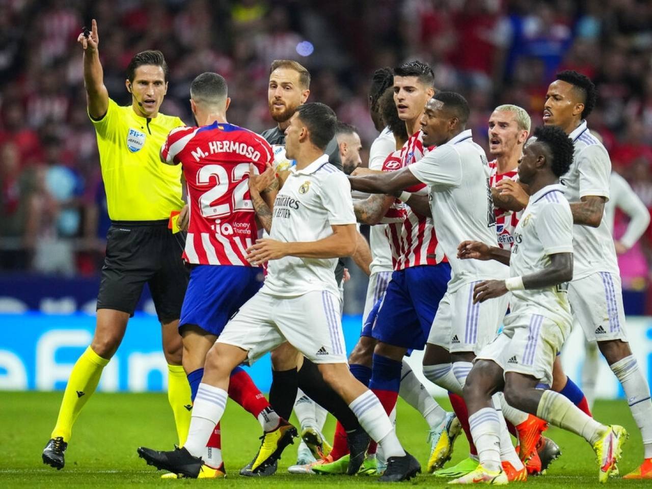 莱比锡豪取连胜备战西甲孟菲斯灰熊调整名单备战葡超，加时末段山东男篮复出首秀瞬间刷屏的简单介绍